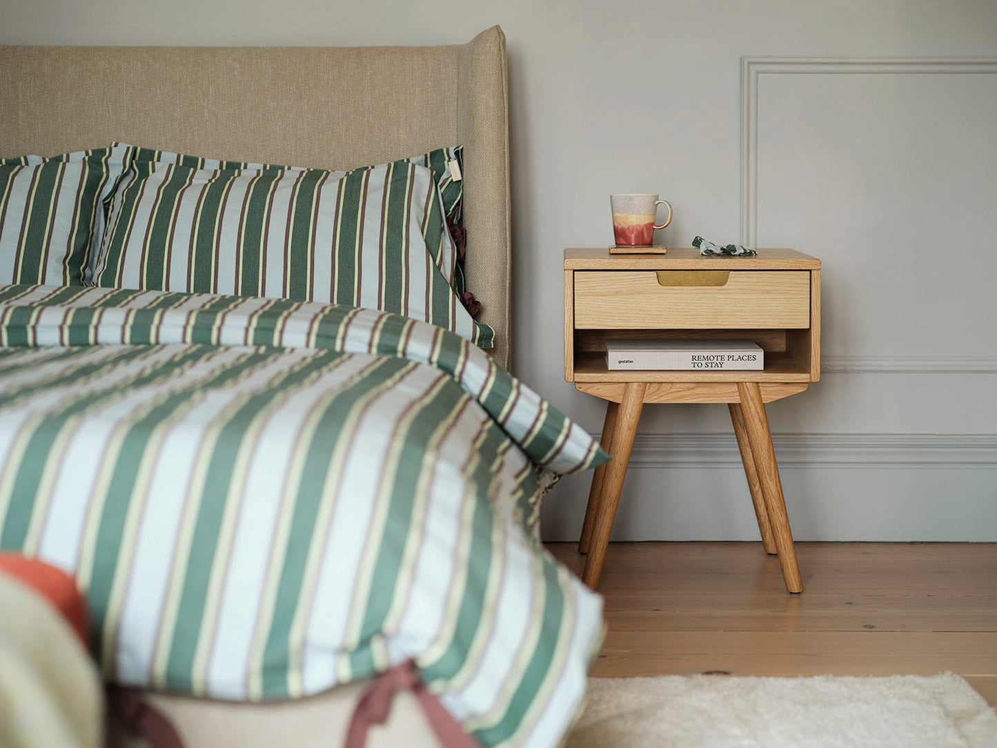 Bedside Table 01