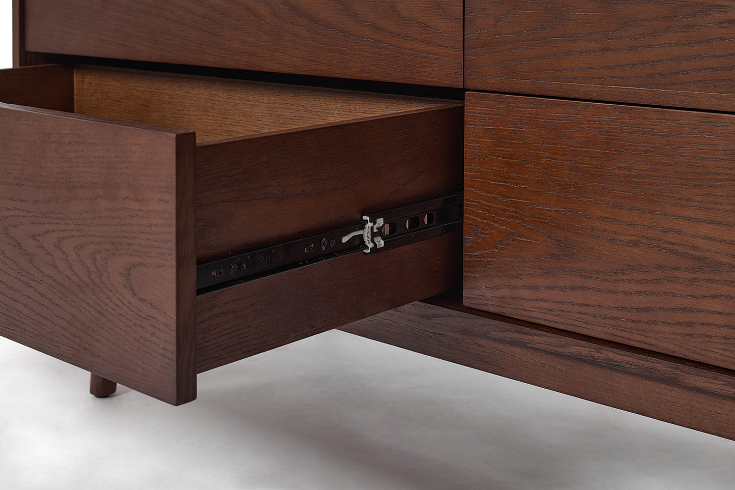 Chest of Drawers 01