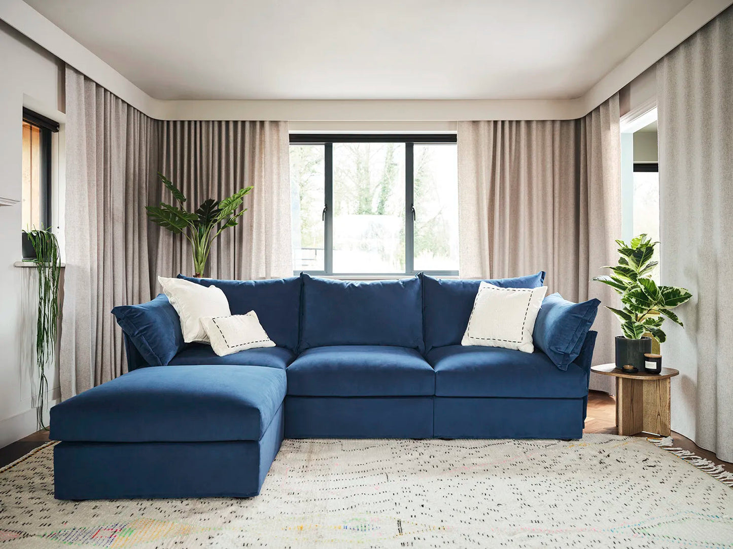 Model 06 3-Seater Right Chaise Sofa