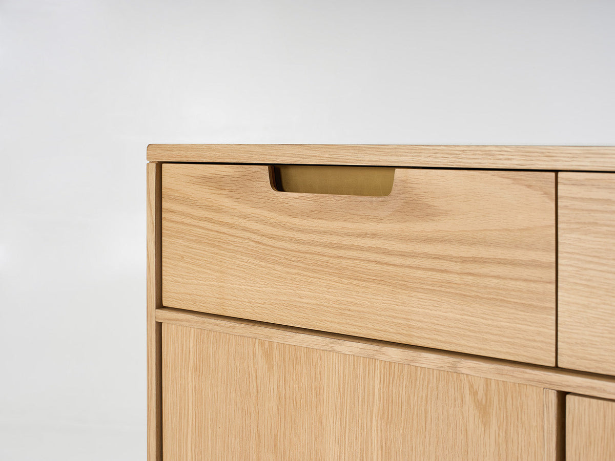 Sideboard 02