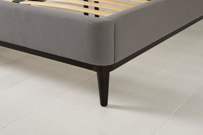 Bed 02 Double Bed, Risso