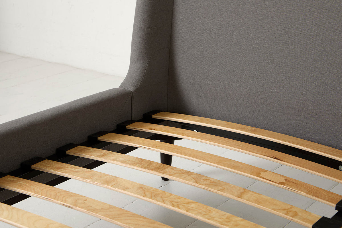 Bed 02 Double Bed, Risso