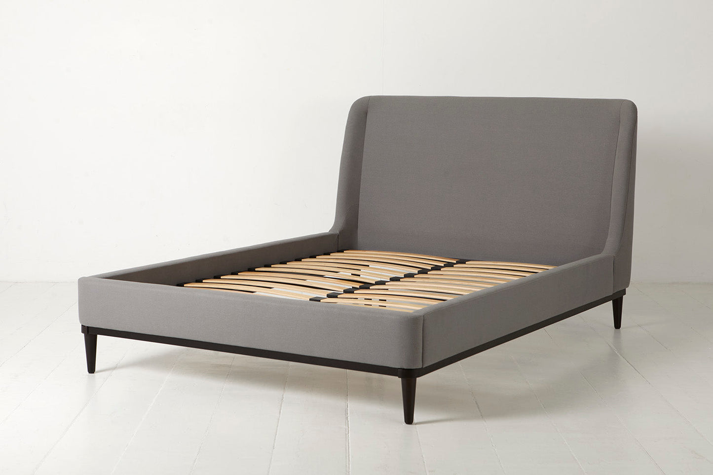 Bed 02 Double Bed, Risso