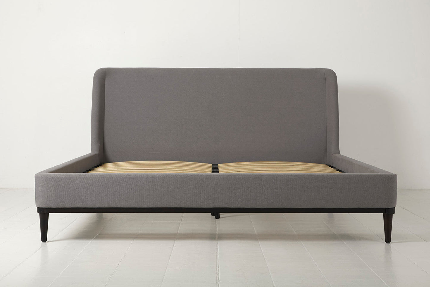 Bed 02 Super King Sized Bed, Risso