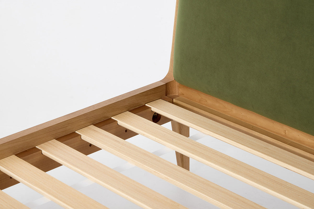 Bed 05 Double Bed, Oak / Vine
