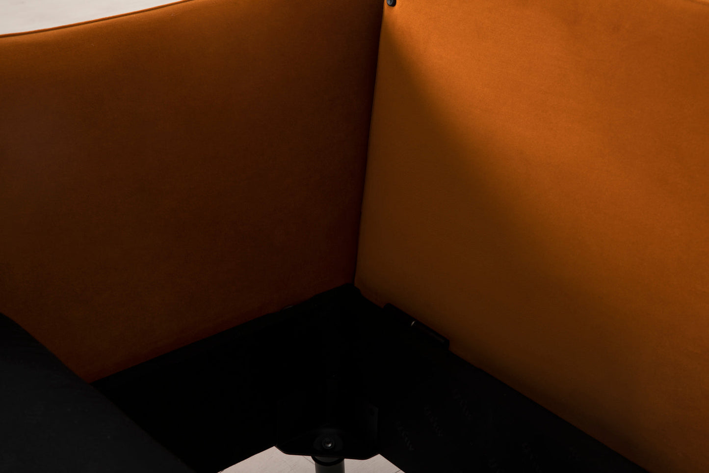 Model 08 Sofa Bed 2.5 Seater, Bronze