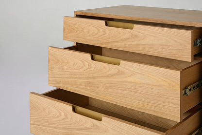 Chest of Drawers 01, Oak