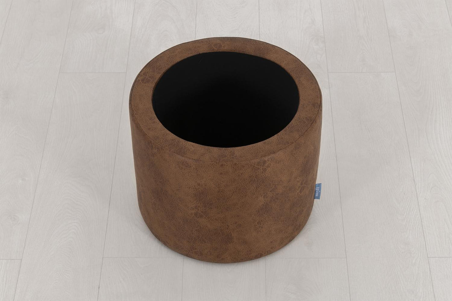 Storage 03, Chestnut