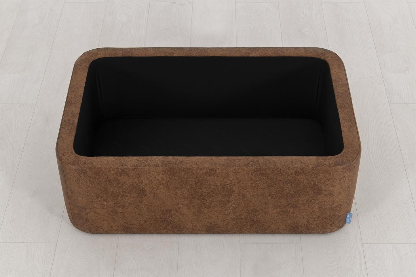 Storage 02, Chestnut