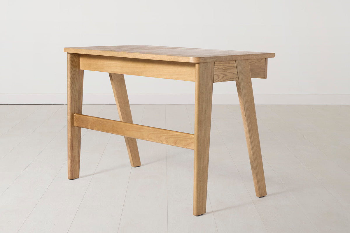 Desk 02