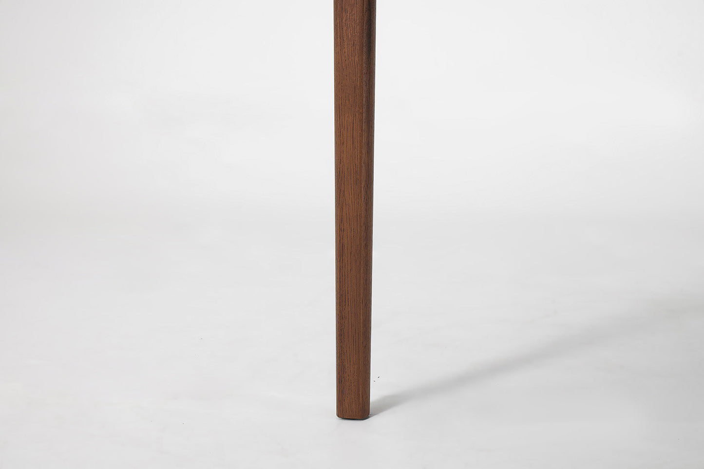 Dining Table 01 Extending Dining Table, Walnut / 4-6 seater