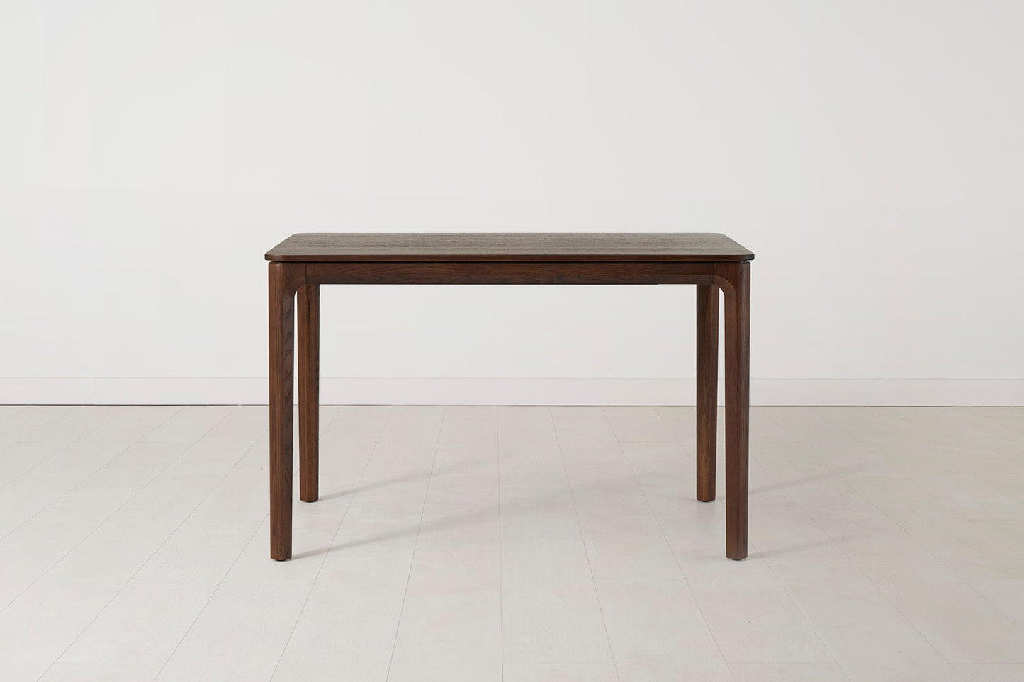 Dining Table 01 Extending Dining Table, Walnut / 4-6 seater