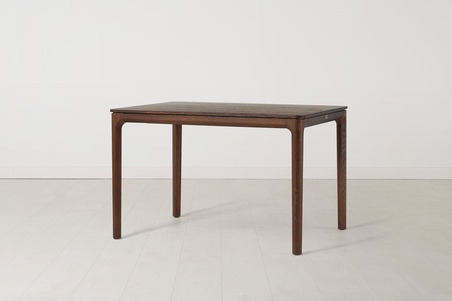 Dining Table 01 Extending Dining Table, Walnut / 4-6 seater