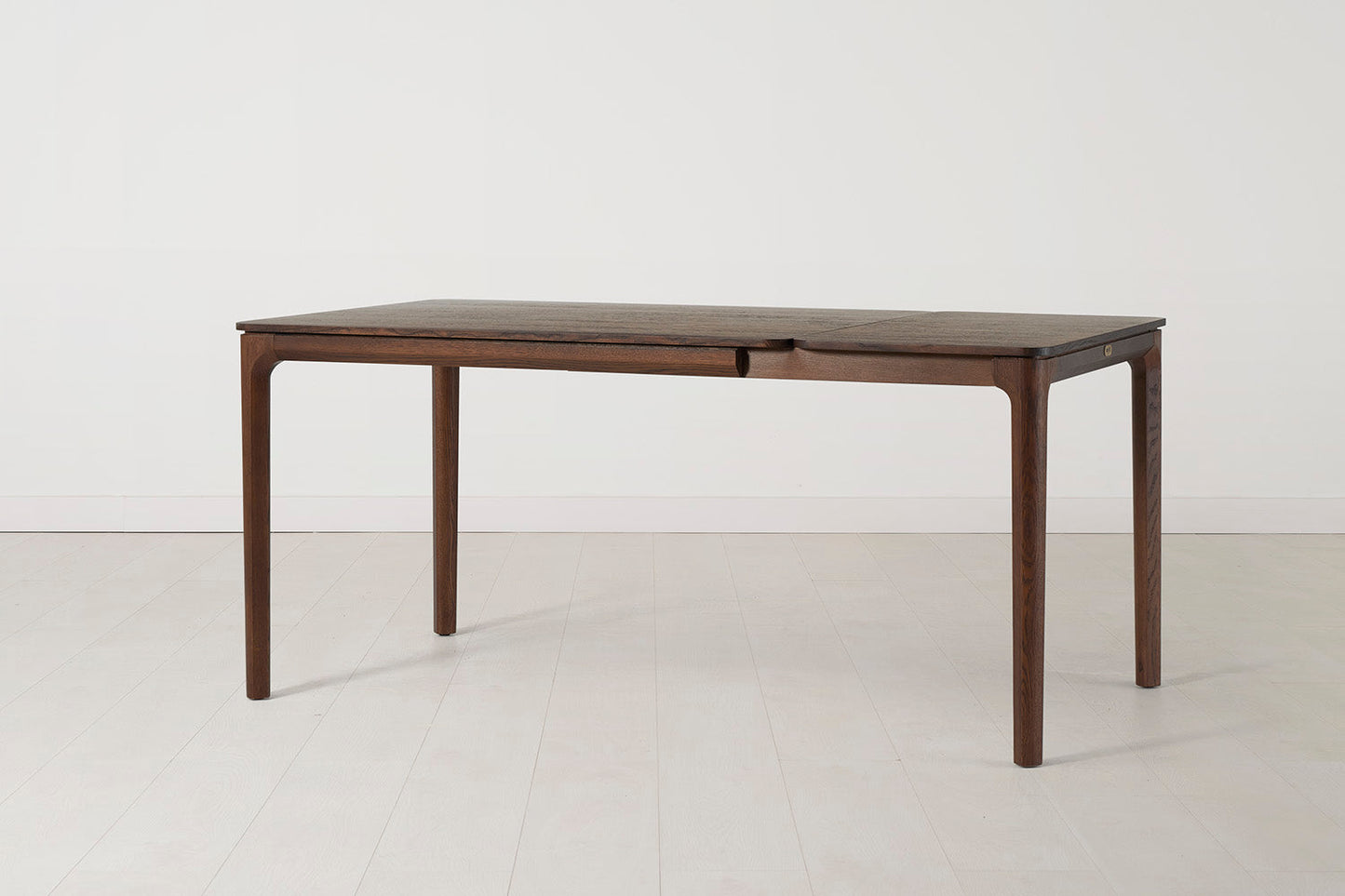 Dining Table 01 Extending Dining Table, Walnut / 4-6 seater