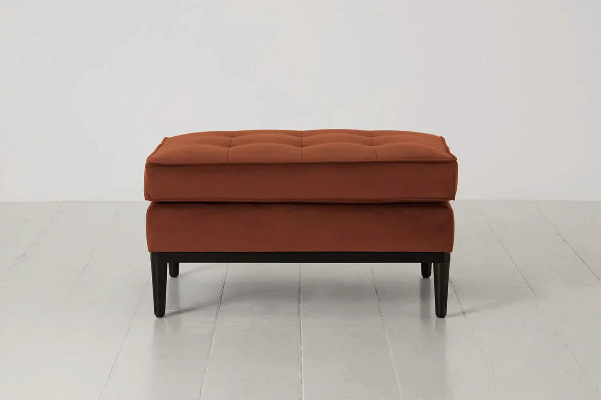 Model 02 Ottoman, Umber