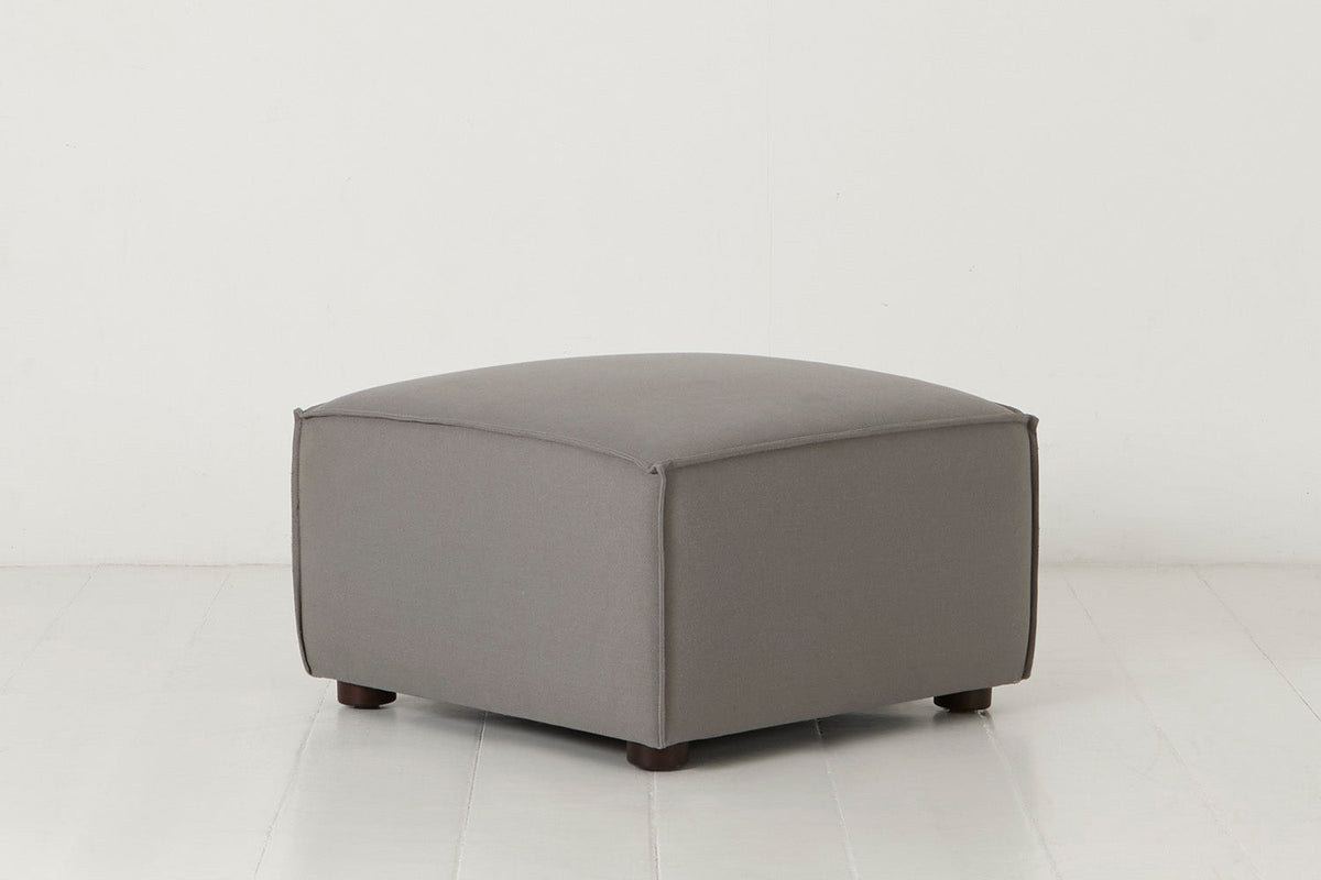 Model 03 Ottoman, Risso