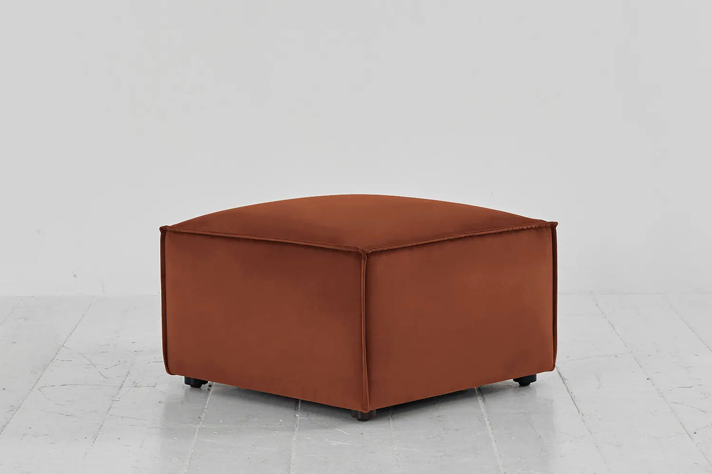 Model 03 Ottoman, Umber