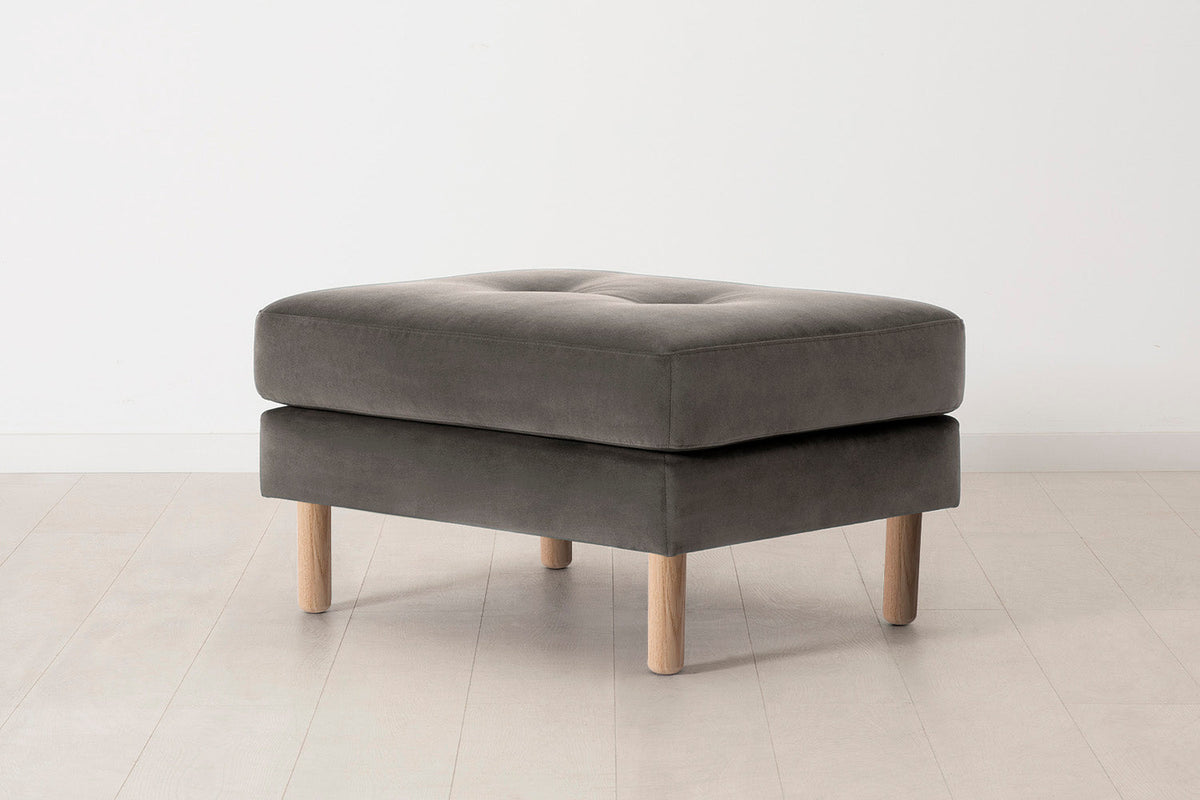 Model 04 Ottoman, Oak / Elephant