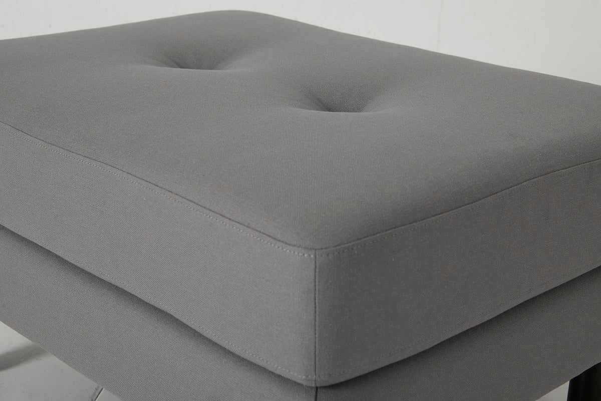 Model 04 Ottoman, Oak / Risso