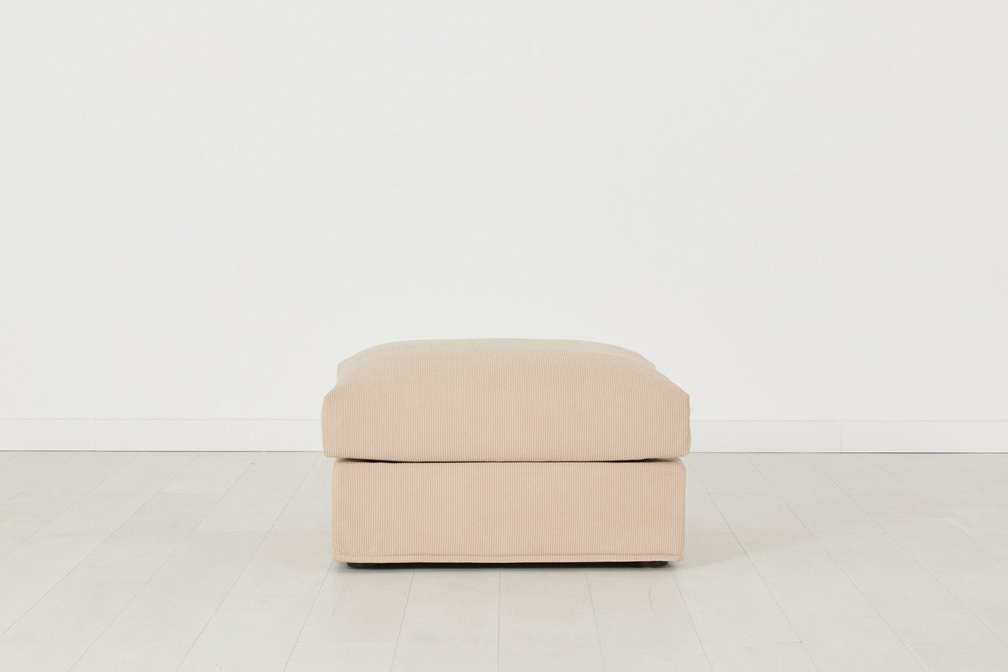 Model 06 Ottoman, Sand