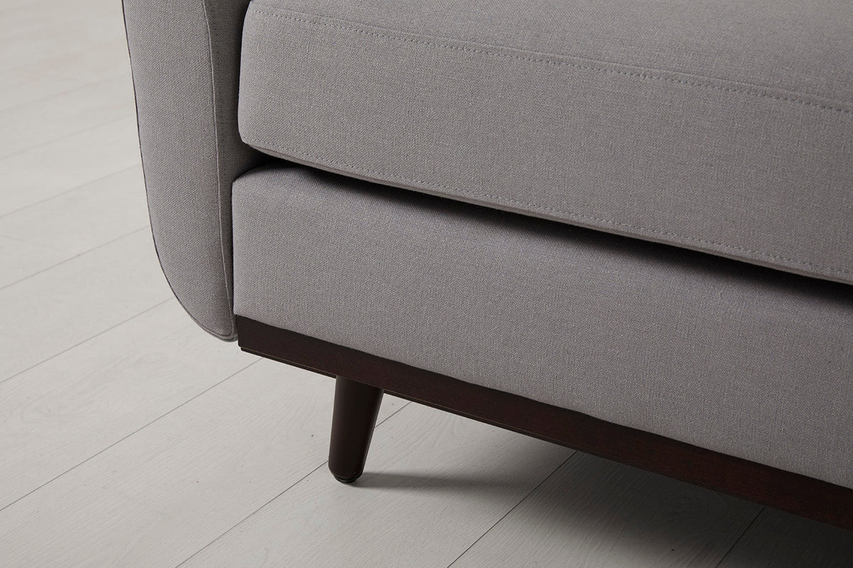 Model 10 Loveseat, Risso