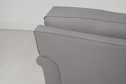 Model 15 Loveseat, Oak / Risso