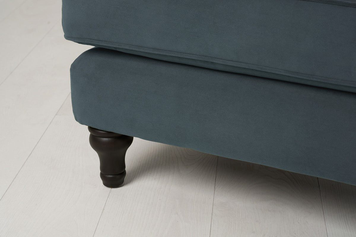 Model 15 Ottoman, Petrol