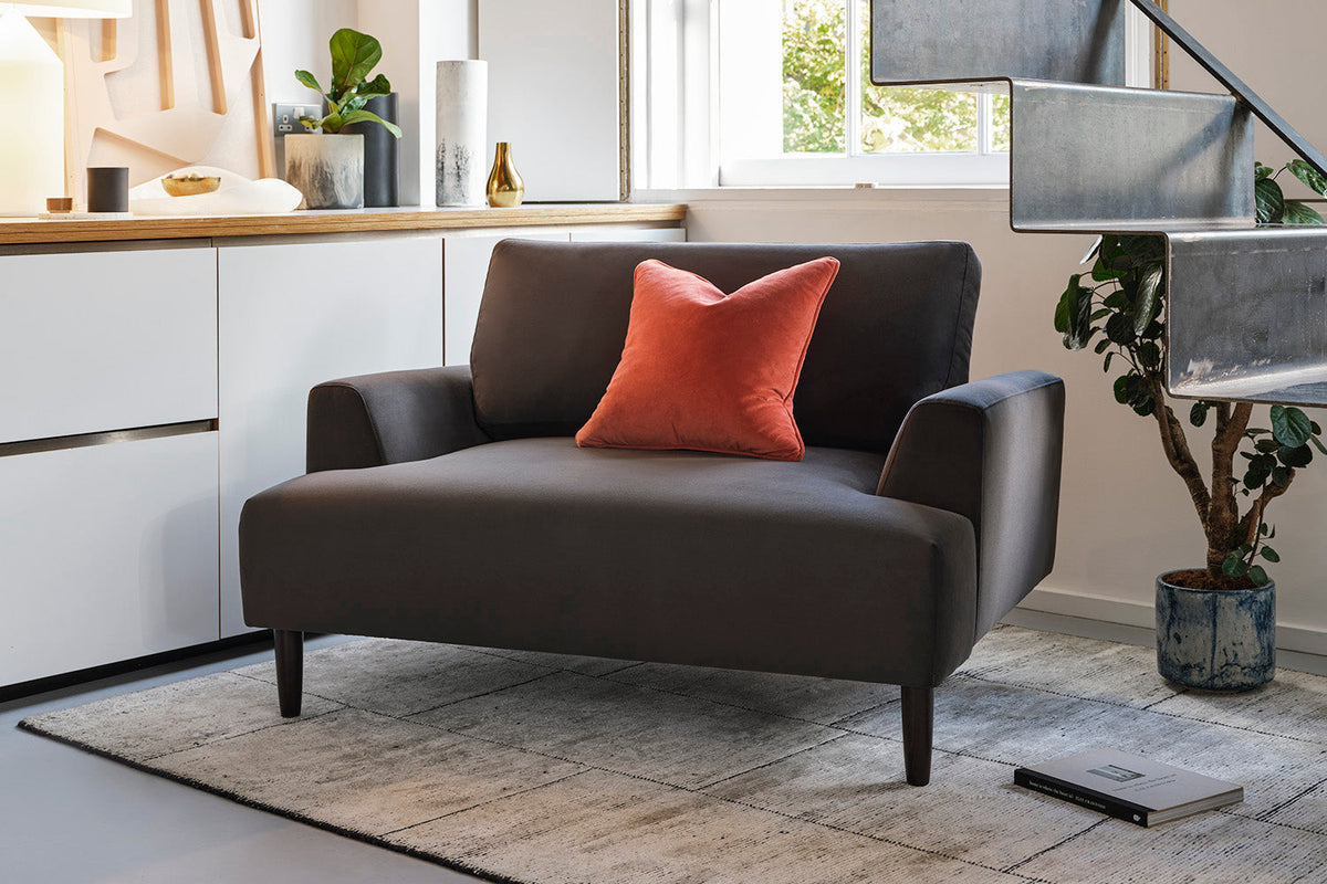 Model 05 Loveseat, Oak / Charcoal