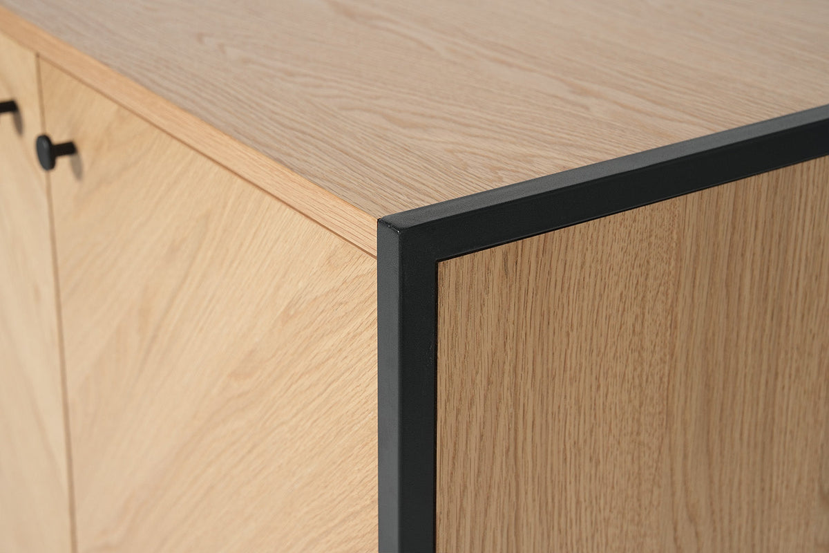 Sideboard 05