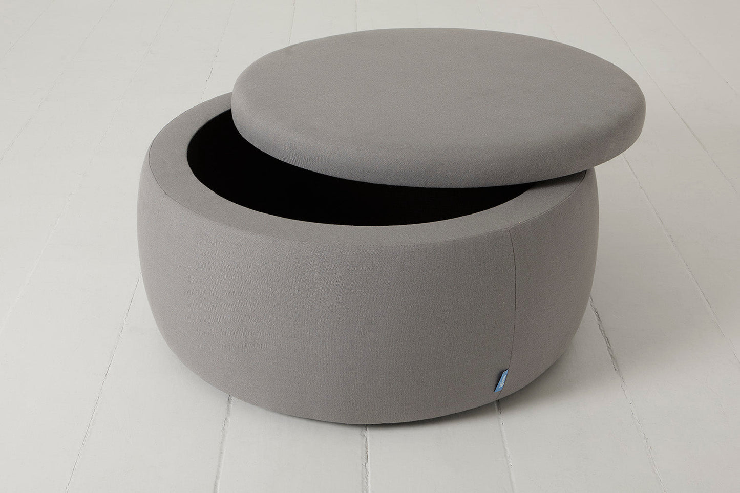 Storage 01, Risso