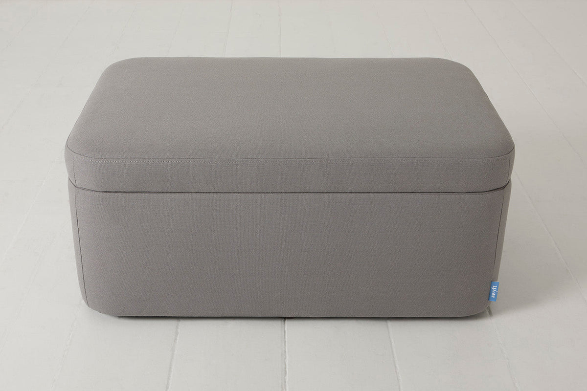 Storage 02, Risso