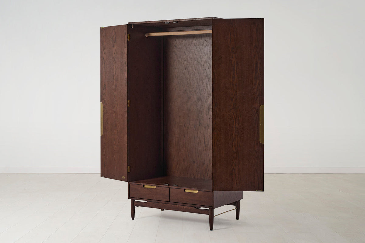 Wardrobe 01