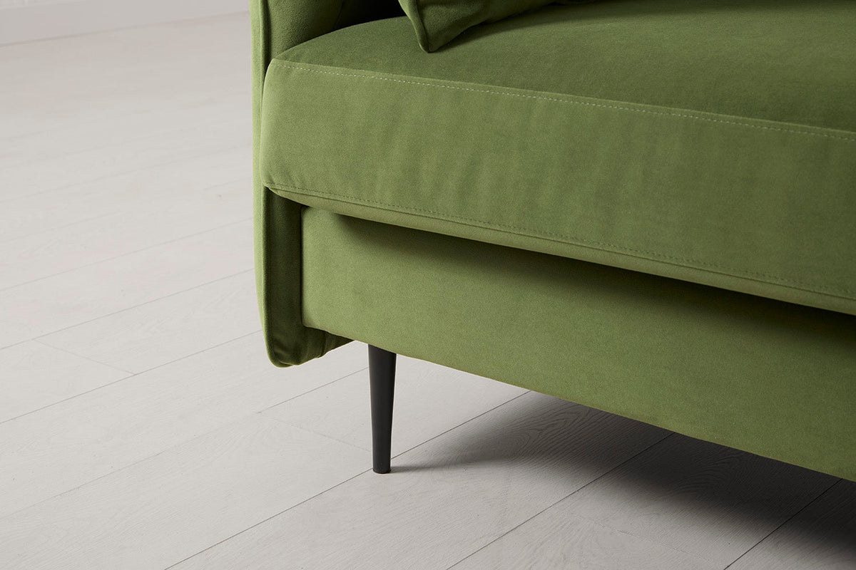 Model 19 Loveseat, Vine — Model 19 - Detail - Vine 05