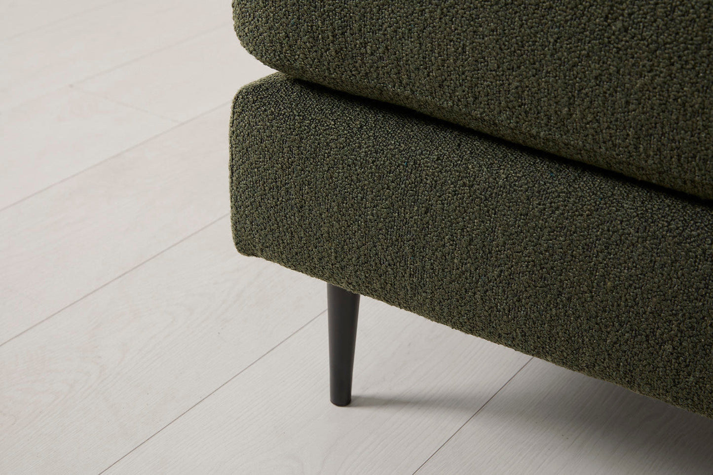Model 19 Ottoman, Fern