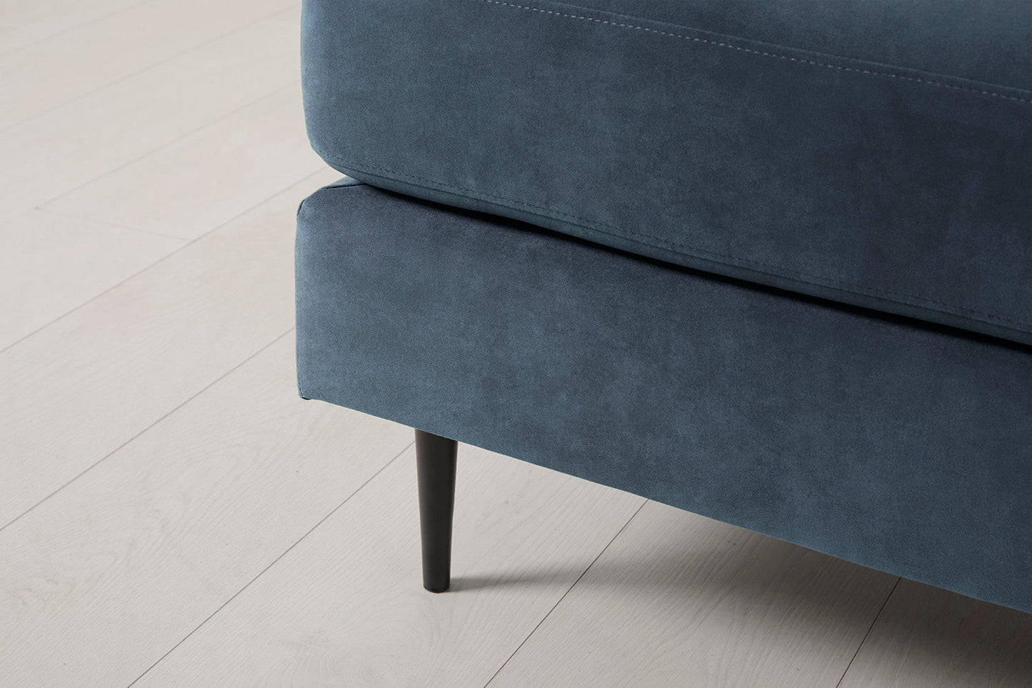 Model 19 Ottoman, Ocean
