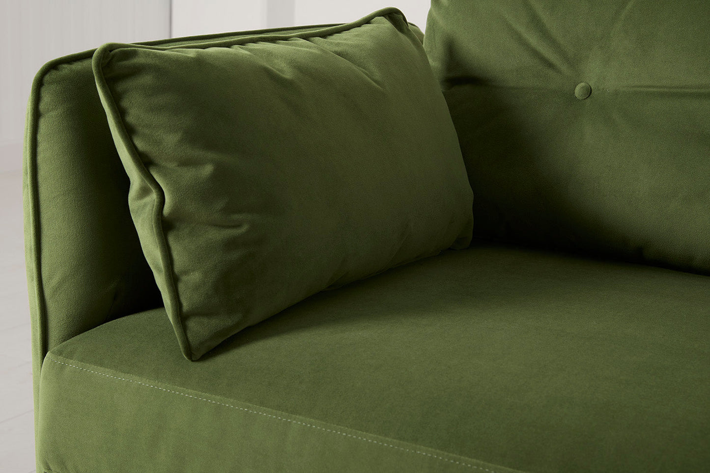 Model 19 Loveseat, Vine