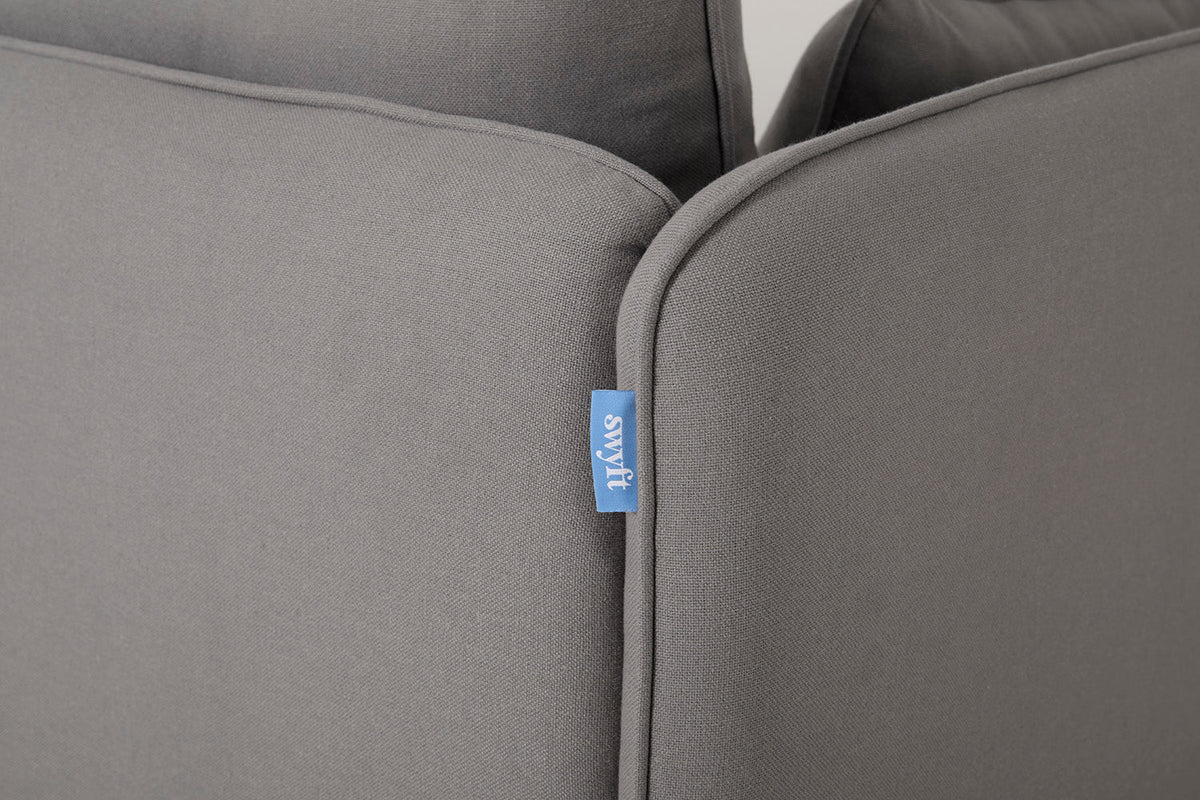 Model 19 2 Seater Sofa, Risso — Model 19 - Detail - Risso 04