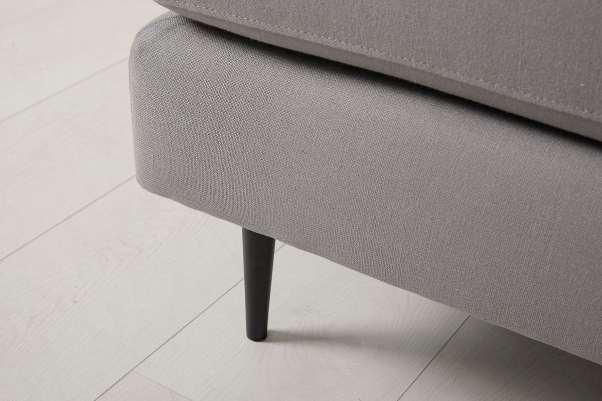 Model 19 Ottoman, Risso — Model 19 - Detail - Risso 12